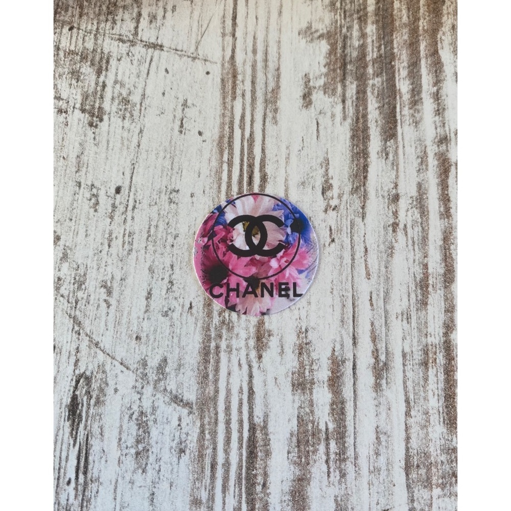 Brand new Chanel exclusive bundle - Picture 8 of 8